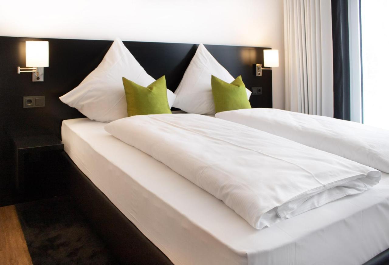 Rhe Hotel By Wmm Hotels Rheinau Bagian luar foto