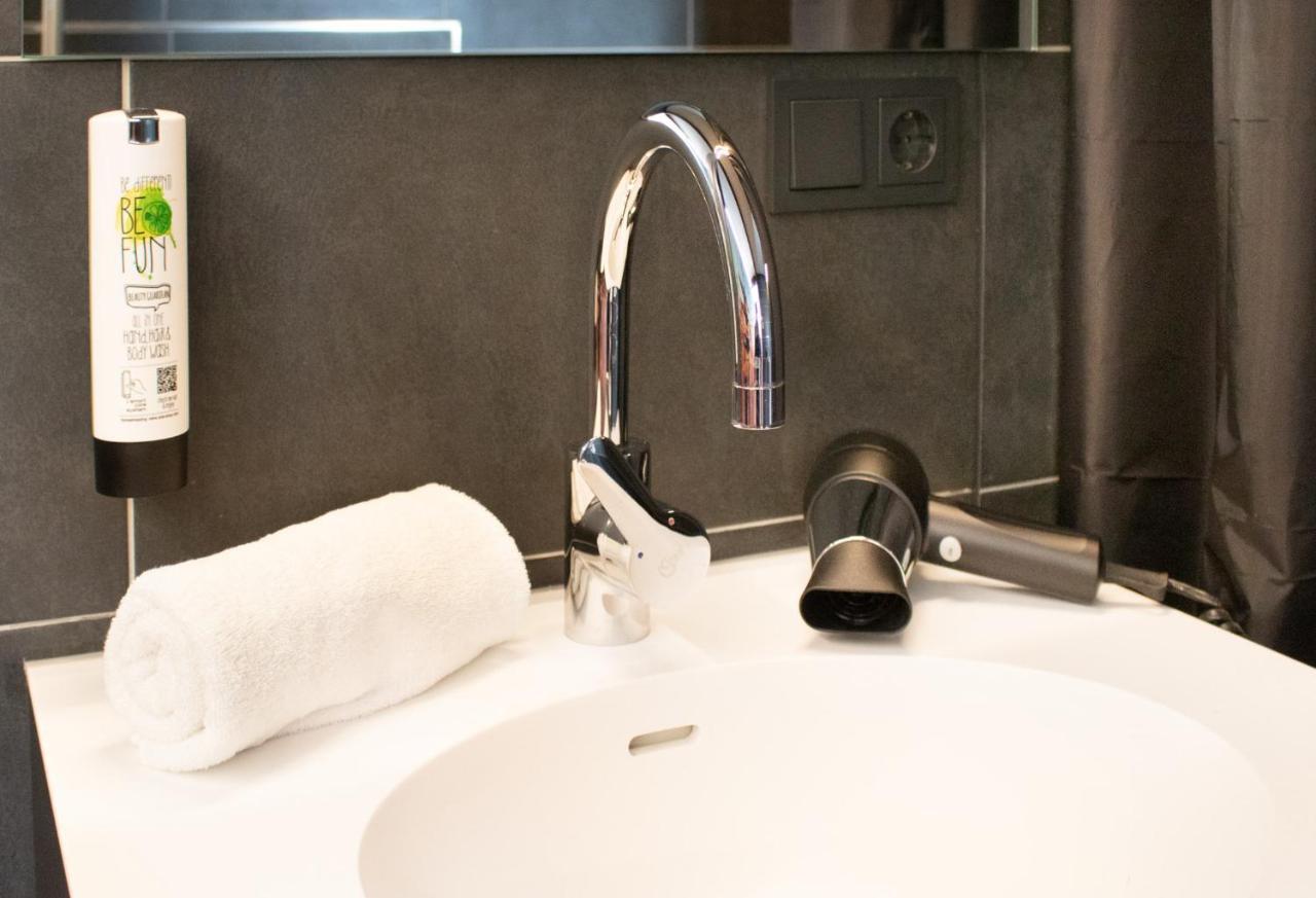 Rhe Hotel By Wmm Hotels Rheinau Bagian luar foto